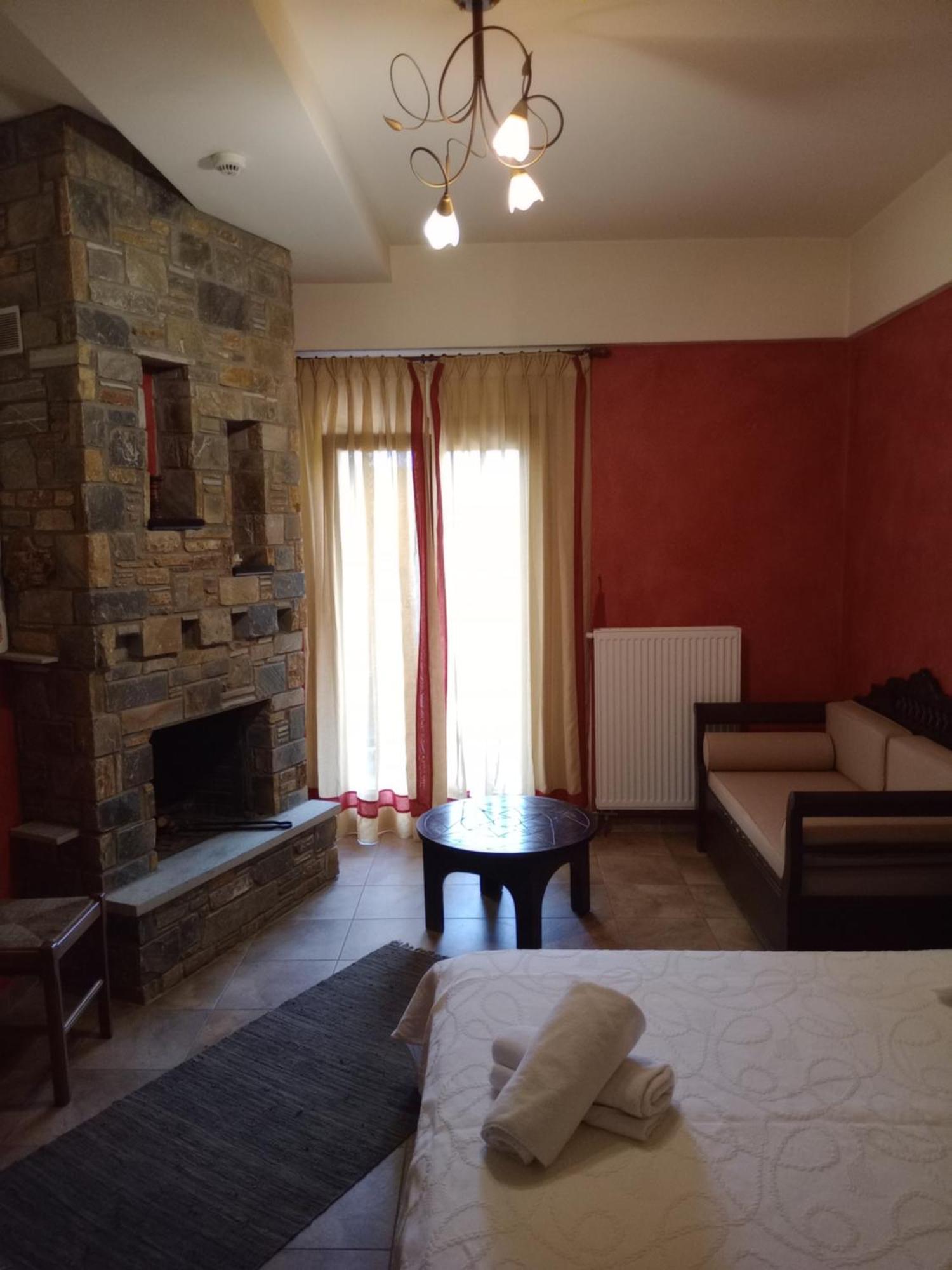 Hotel Erotas Áyios Dhimítrios Dış mekan fotoğraf