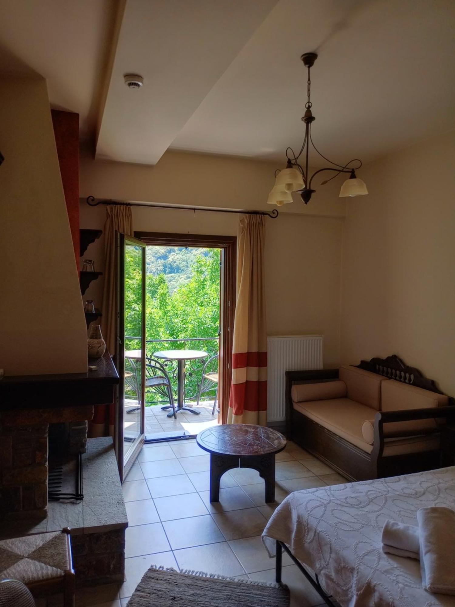 Hotel Erotas Áyios Dhimítrios Dış mekan fotoğraf