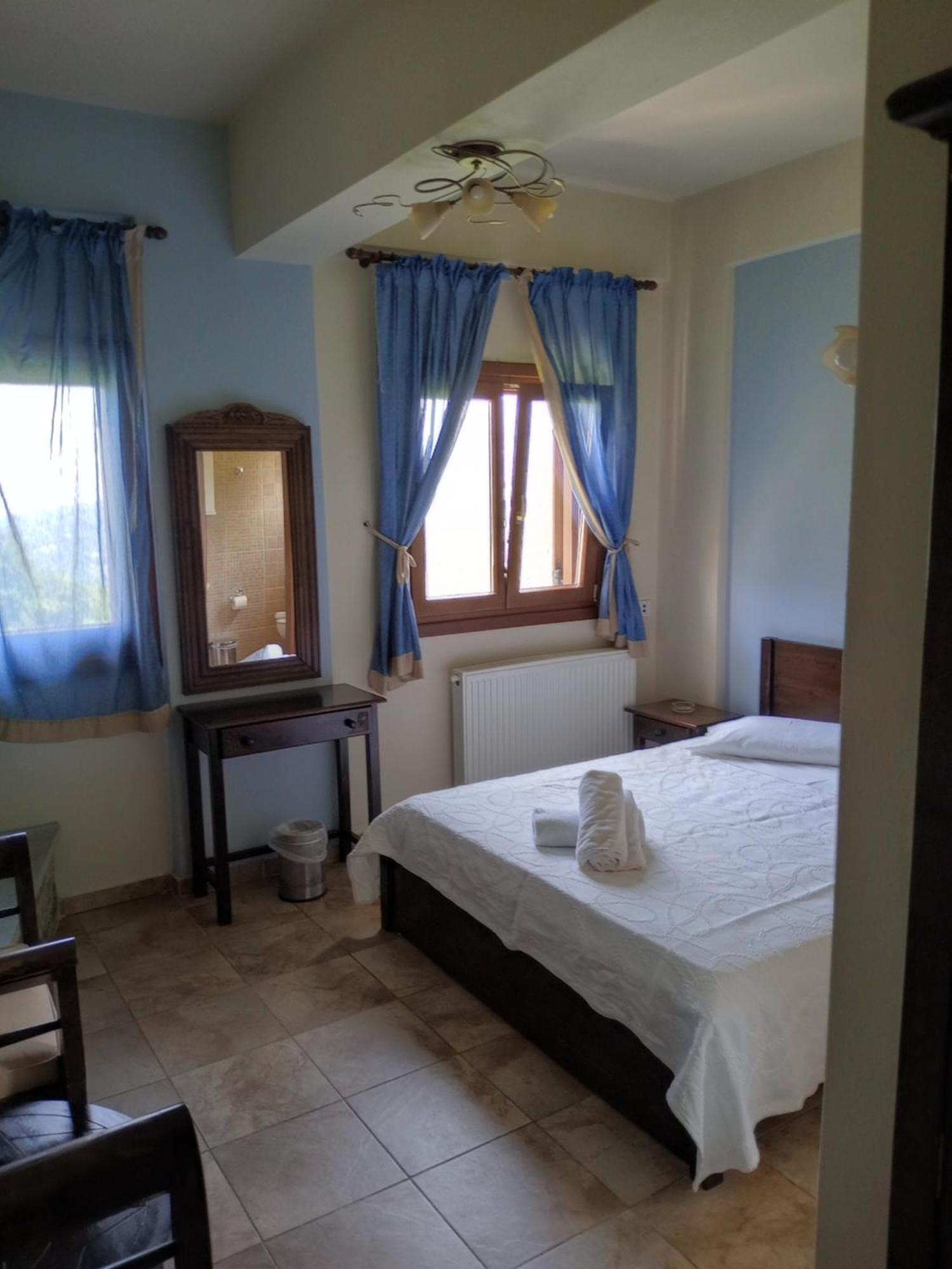 Hotel Erotas Áyios Dhimítrios Dış mekan fotoğraf