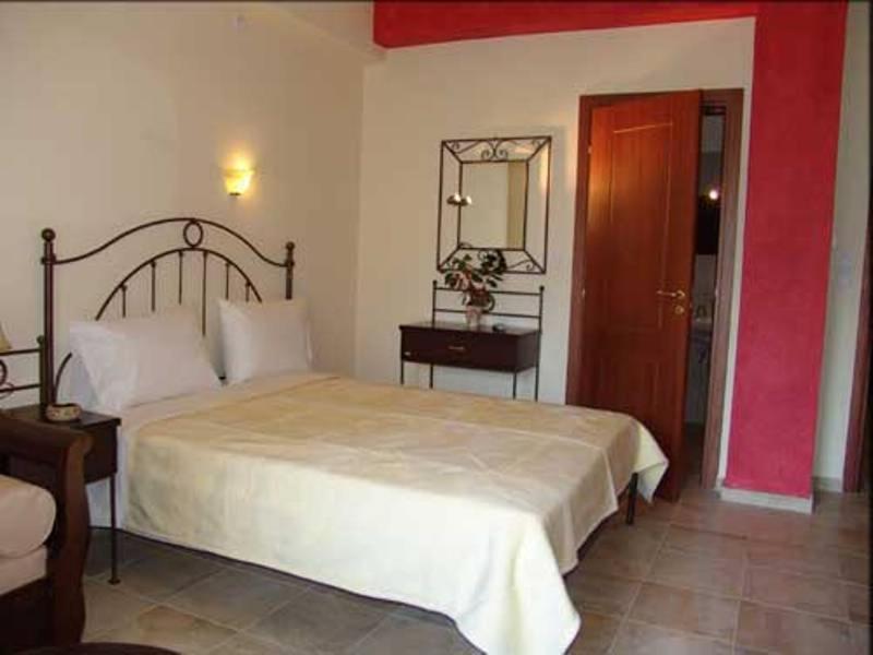 Hotel Erotas Áyios Dhimítrios Dış mekan fotoğraf